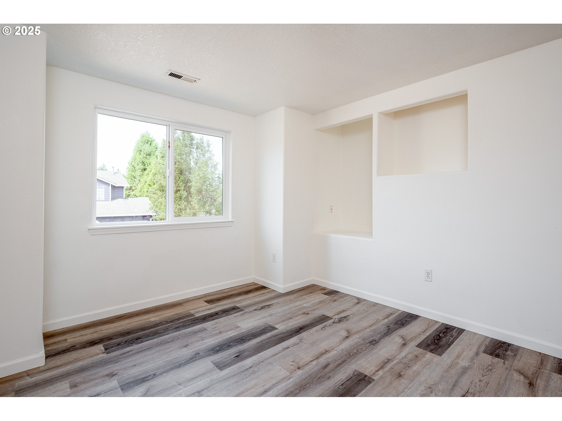 1104 Southwest Ivory Loop Gresham, OR 97080 - Photo 28 of 34