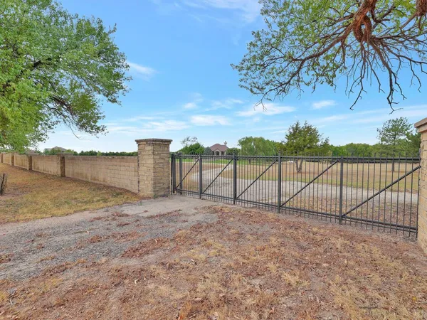 $949,900 | 1243 North Greenwich Road, Mulvane, KS 67110