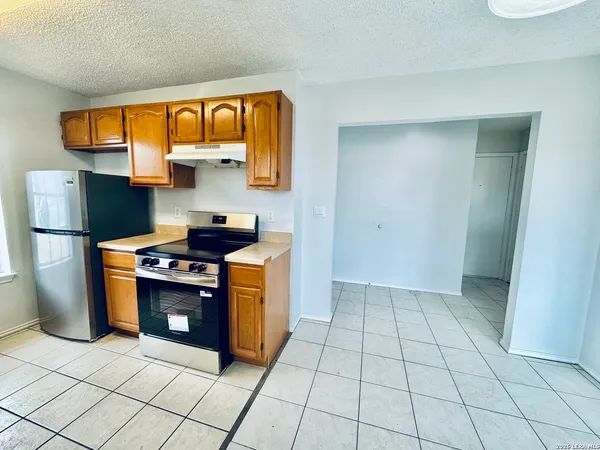 $1,150 | 12017 Independence Avenue, San Antonio, TX 78233