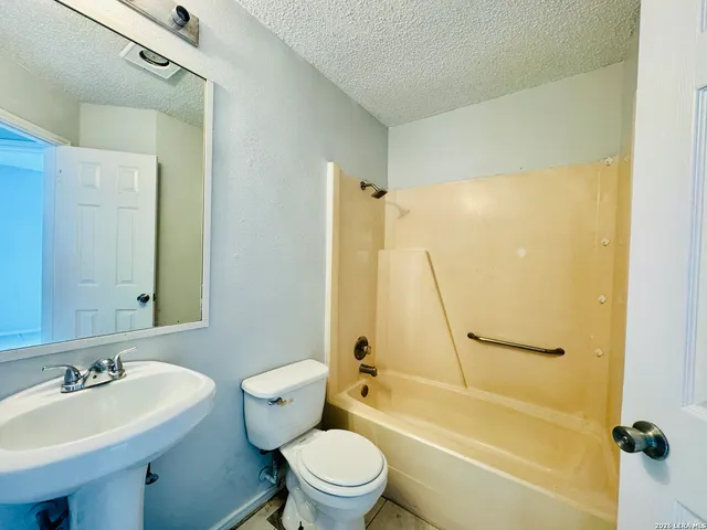 $1,519 | 12017 Independence Avenue, San Antonio, TX 78233