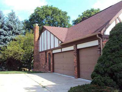 2600 Lambeth Rochester, MI 48306 - Photo 2 of 11 20272937-1.JPG