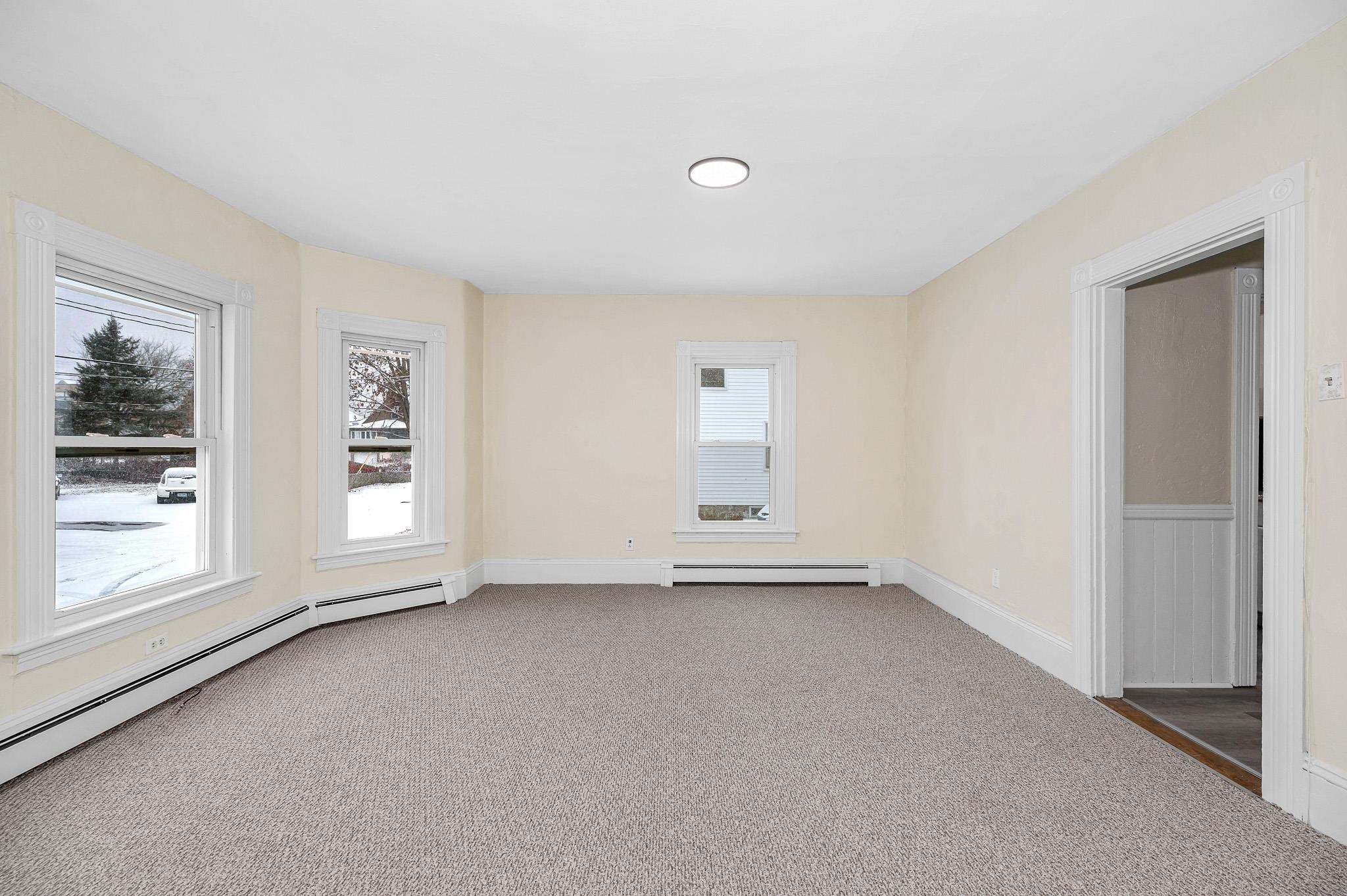 32 Crystal Avenue Derry, NH 03038 - Photo 7 of 28