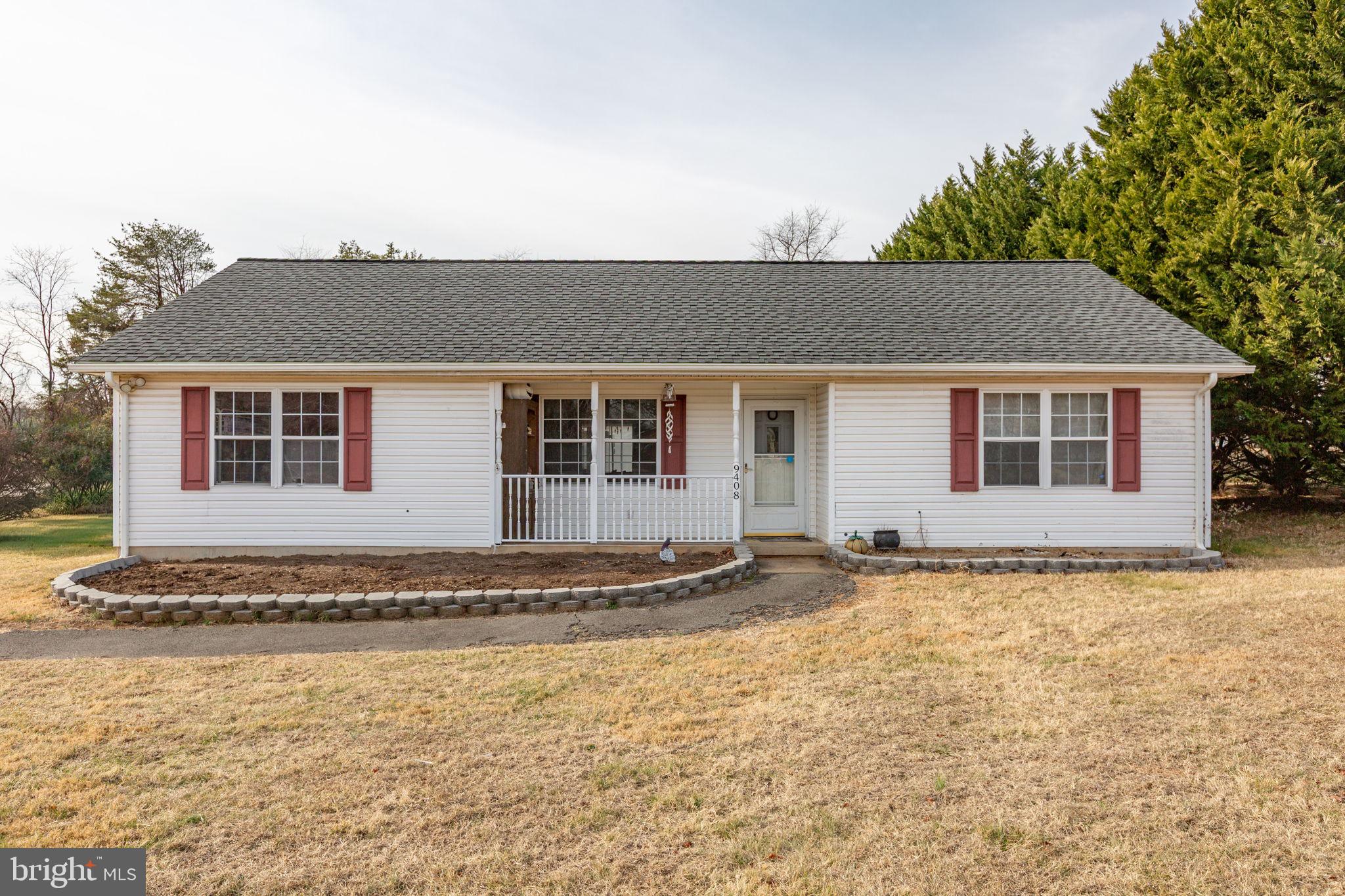 9408 Stonegate Lane Rhoadesville, VA 22542 - Photo 2 of 33 Main level living!