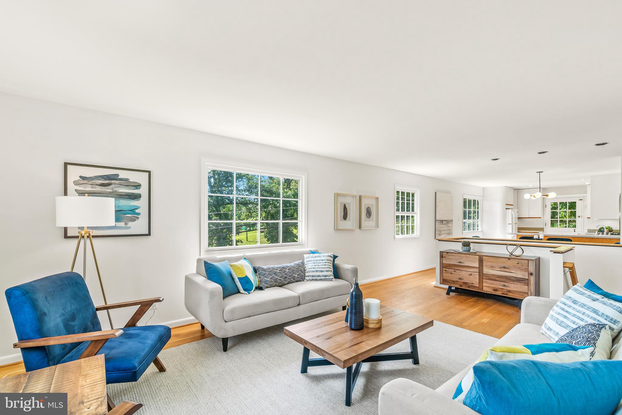 5802 Norton Road Alexandria, VA 22303 - Photo 4 of 32 Oak floors, large windows