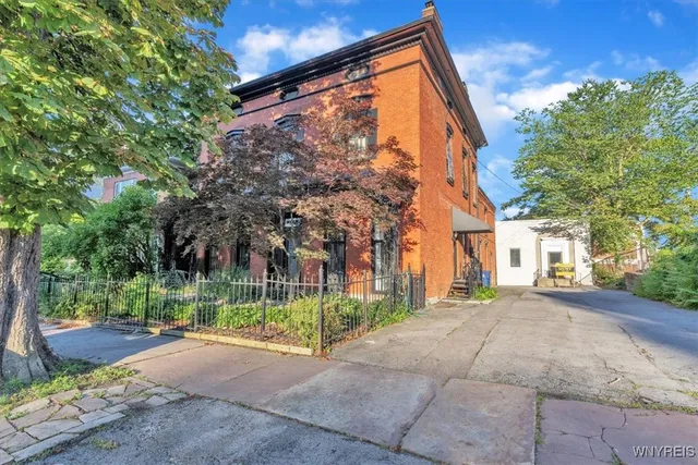 $1,600 | 522 Franklin Street, Buffalo, NY 14202