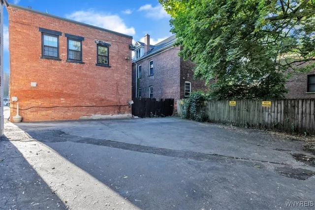 $1,600 | 522 Franklin Street, Buffalo, NY 14202