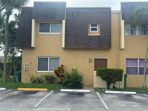 $2,550 | 5646 Blueberry Court, Unit 23, Lauderhill, FL 33313
