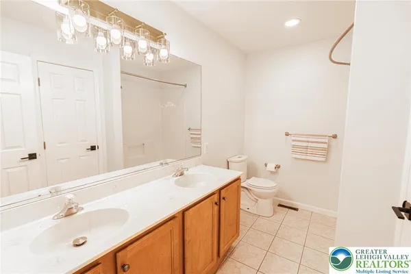 $379,000 | 1319 Mohr Circle, Macungie, PA 18062