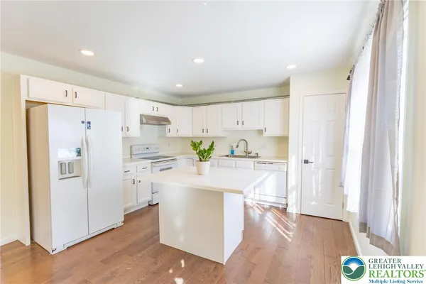 $379,000 | 1319 Mohr Circle, Macungie, PA 18062