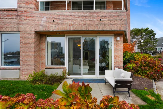 $505,000 | 98 Southfield Avenue, Unit 101, Stamford, CT 06902