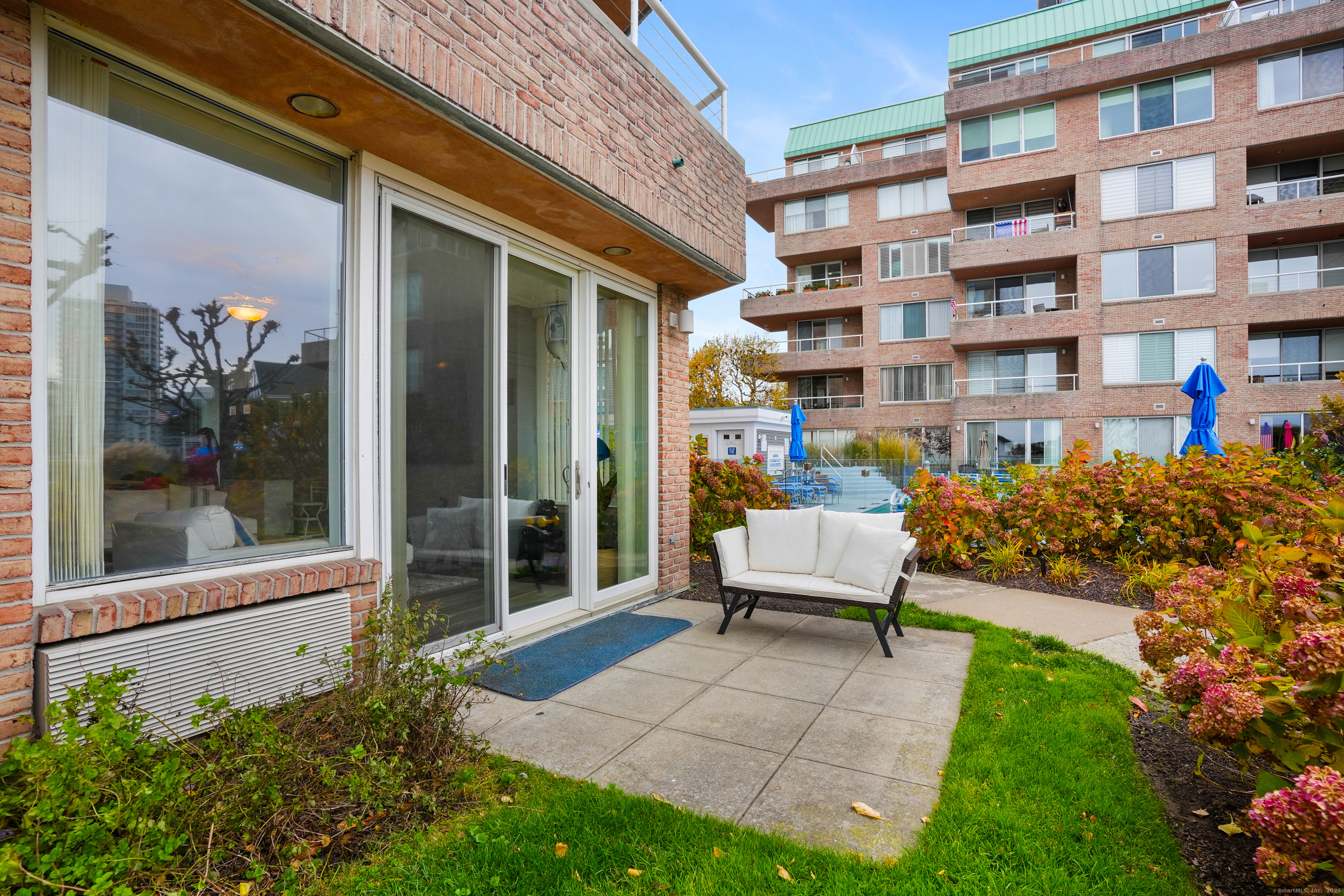 98 Southfield Avenue, Unit 101 Stamford, CT 06902 - Photo 19 of 24 Private patio