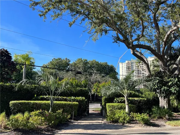 $7,300 | 565 Beachwalk Circle, Unit T102, Naples, FL 34108