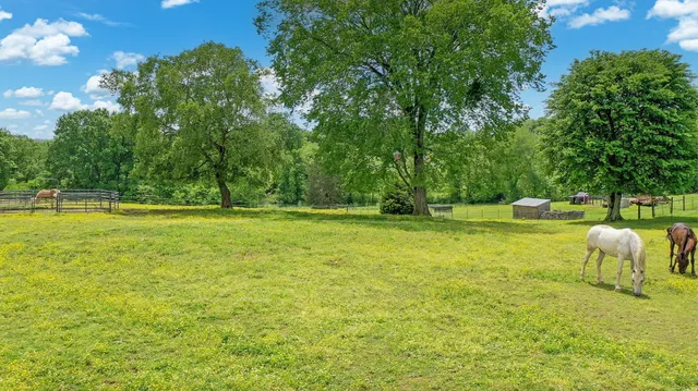 $2,000,000 | 2358 Nashville Highway, Columbia, TN 38401