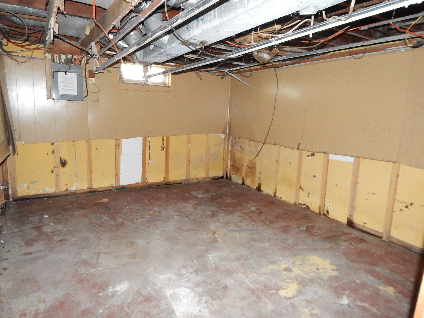 810 West 15th Street Sterling, IL 61081 - Photo 12 of 22 a view of a room with stairs
