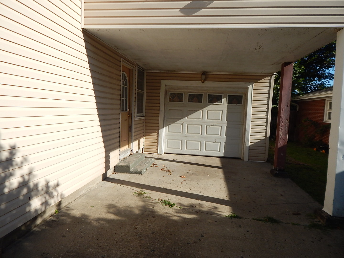 810 West 15th Street Sterling, IL 61081 - Photo 18 of 22 a view of back yard of the house