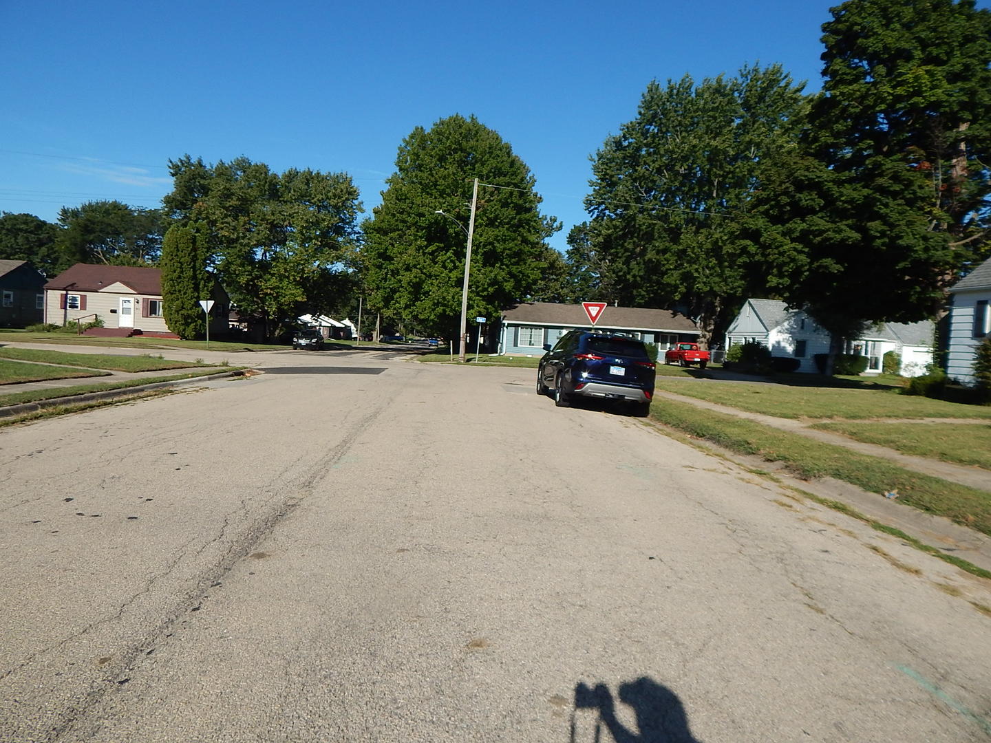 810 West 15th Street Sterling, IL 61081 - Photo 21 of 22 a view of street with parked cars
