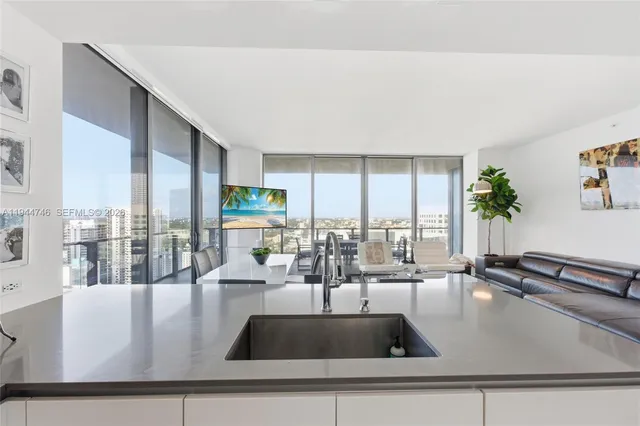 $1,450,000 | 88 Southwest 7th Street, Unit 2302, Miami, FL 33130