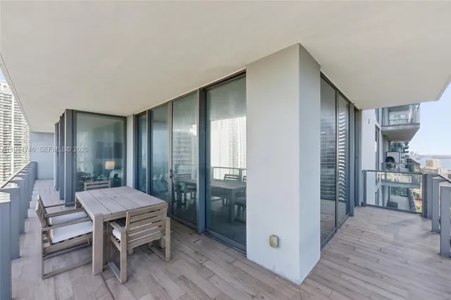$1,450,000 | 88 Southwest 7th Street, Unit 2302, Miami, FL 33130