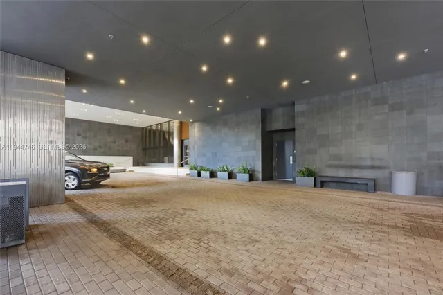 $1,450,000 | 88 Southwest 7th Street, Unit 2302, Miami, FL 33130