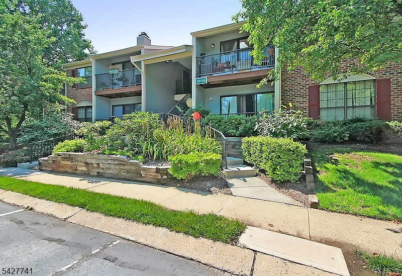 115 Irving Place Bernards, NJ 07920 - Photo 14 of 22
