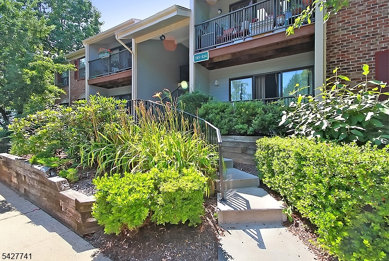 115 Irving Place Bernards, NJ 07920 - Photo 15 of 22