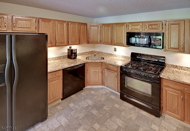 115 Irving Place Bernards, NJ 07920 - Photo 8 of 22