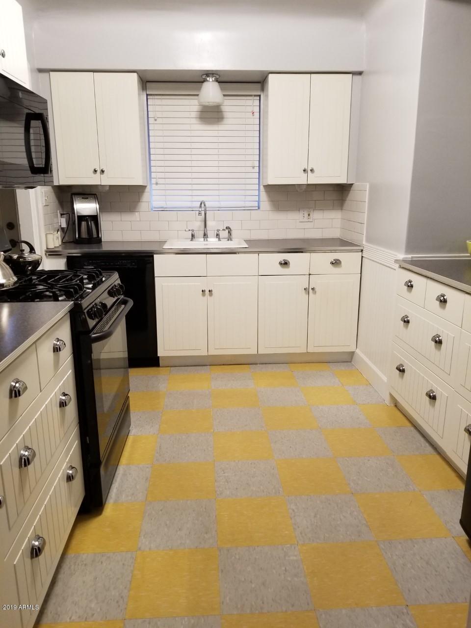 1321 East Granada Road Phoenix, AZ 85006 - Photo 3 of 16 09_Kitchen1