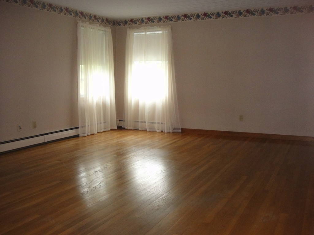 17 Countryside Road Grafton, MA 01536 - Photo 10 of 27 Gallery Image 10