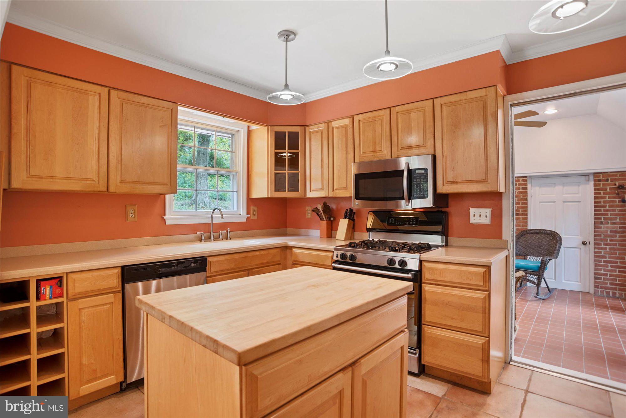 1615 Winchester Road Arnold, MD 21012 - Photo 11 of 32