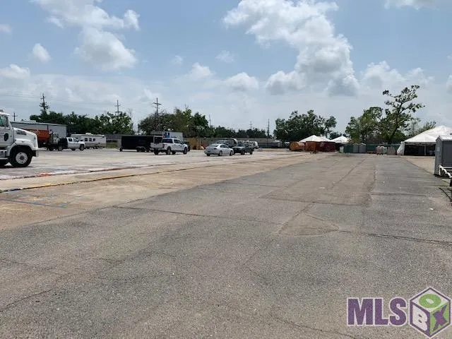 $800,000 | 624 Grand Caillou Road, Houma, LA 70363