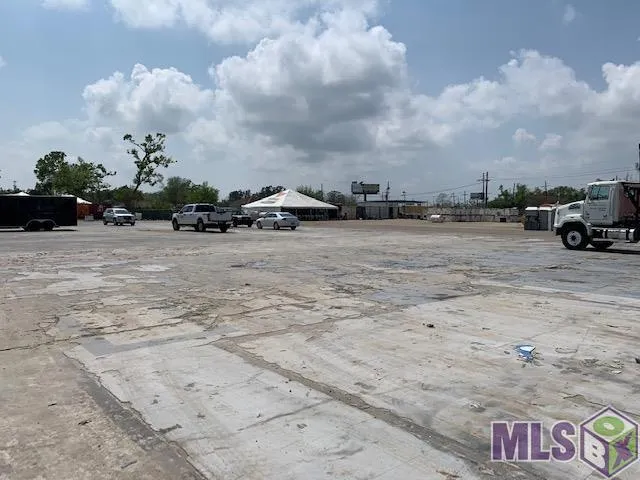 $800,000 | 624 Grand Caillou Road, Houma, LA 70363