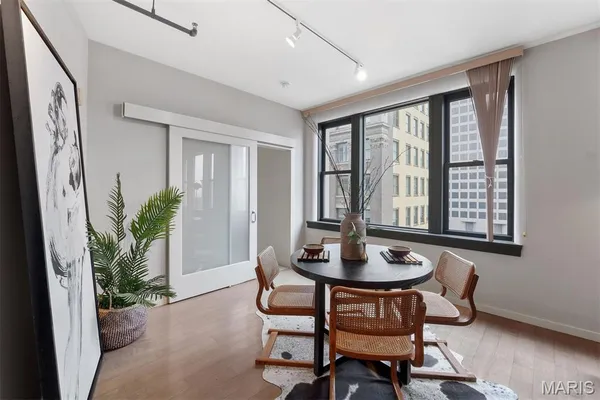 $279,900 | 915 Olive Street, Unit 910, St. Louis, MO 63101