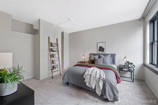 $279,900 | 915 Olive Street, Unit 910, St. Louis, MO 63101