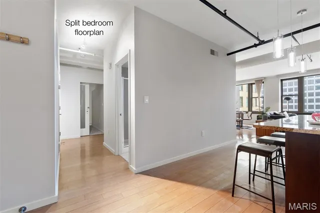 $279,900 | 915 Olive Street, Unit 910, St. Louis, MO 63101