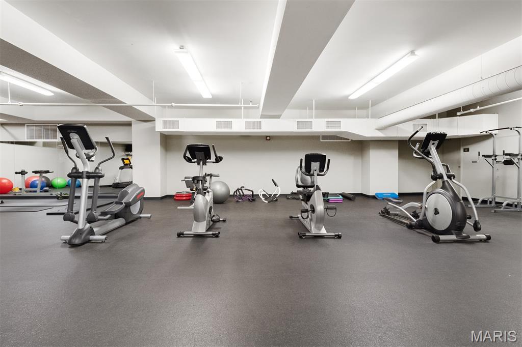 915 Olive Street, Unit 910 St. Louis, MO 63101 - Photo 51 of 61