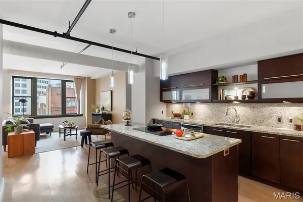 $279,900 | 915 Olive Street, Unit 910, St. Louis, MO 63101