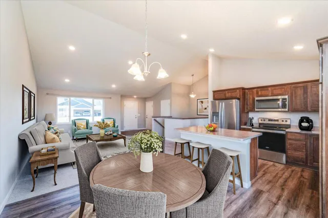 $375,000 | 922 Prestwick Drive, Belle Plaine, MN 56011