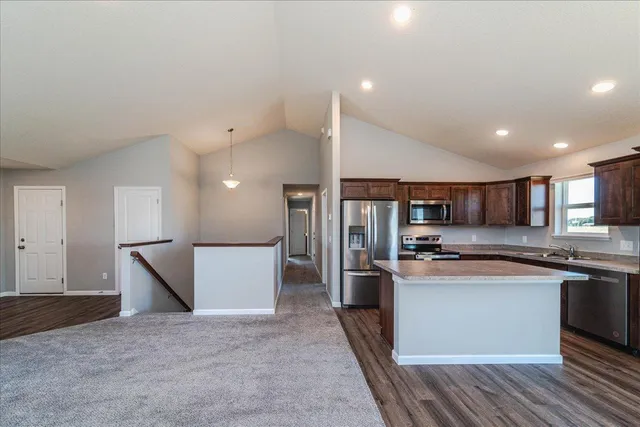 $375,000 | 922 Prestwick Drive, Belle Plaine, MN 56011