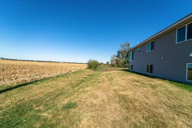 $375,000 | 922 Prestwick Drive, Belle Plaine, MN 56011