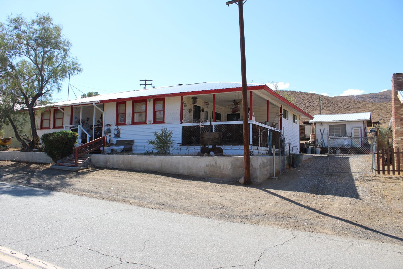 26862 Butte Avenue Randsburg, CA 93554 - Photo 2 of 25 a view of a house with backyard