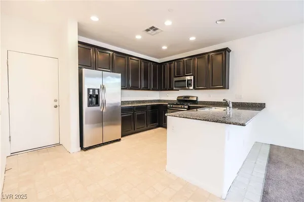 $1,950 | 716 Calamus Palm Place, Henderson, NV 89011