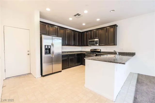 $2,050 | 716 Calamus Palm Place, Henderson, NV 89011