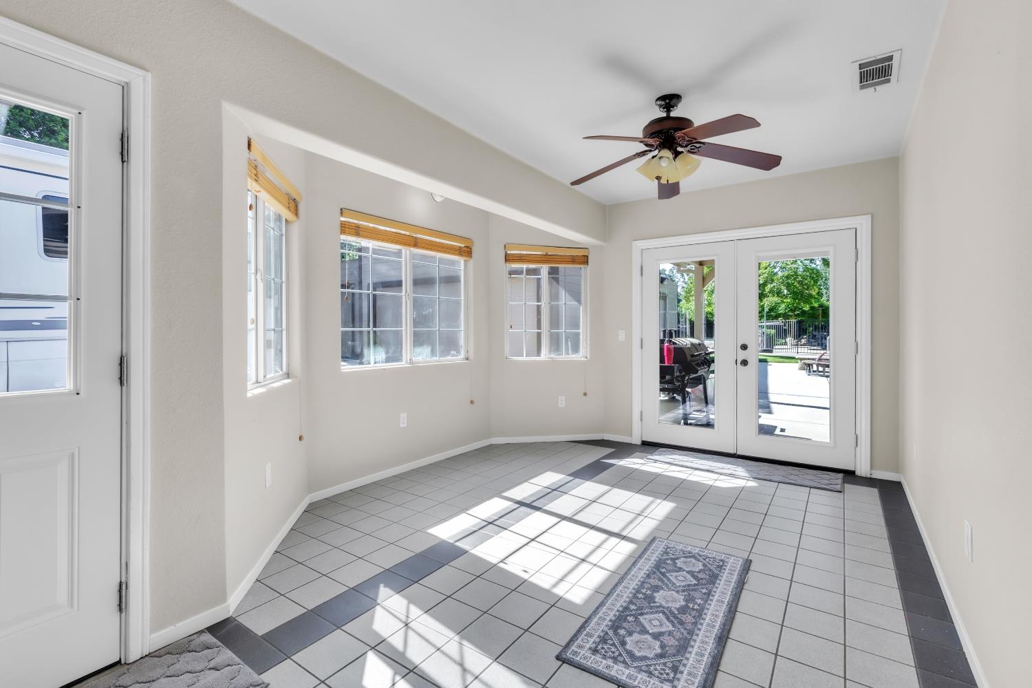 7568 Cripple Creek Road Citrus Heights, CA 95610 - Photo 18 of 46