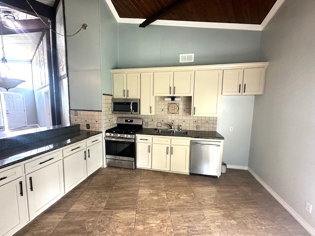 2019 Indian Shores Road Crosby, TX 77532 - Photo 9 of 17