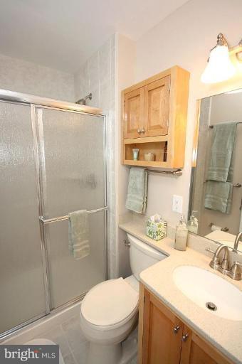 24109 Bush Hill Road Gaithersburg, MD 20882 - Photo 7 of 28 Master Bath