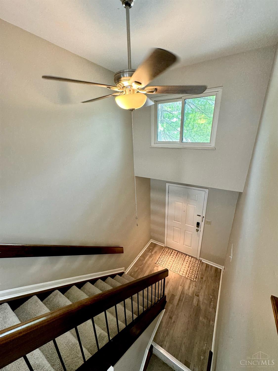 277 Bennington Way Springdale, OH 45246 - Photo 4 of 43