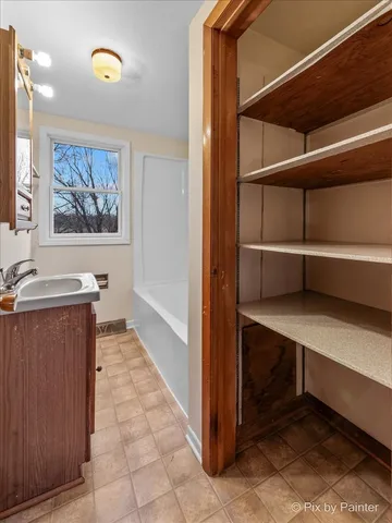 $449,999 | 22517 Carmack Road, Marengo, IL 60152