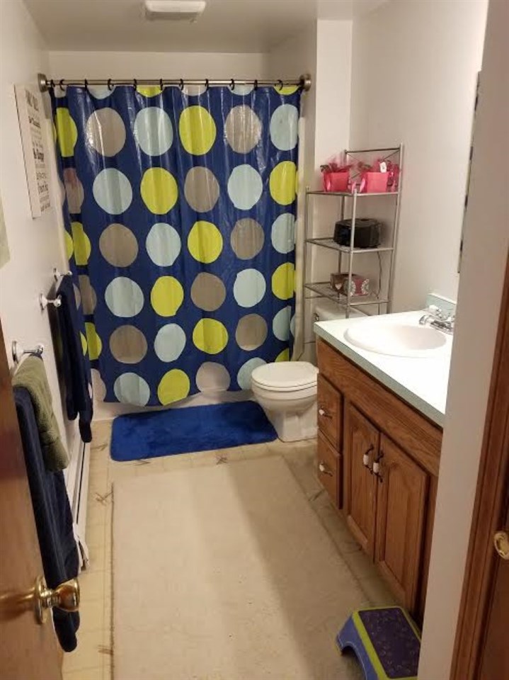 881 Mammoth Road, Unit 6 Manchester, NH 03104 - Photo 13 of 14