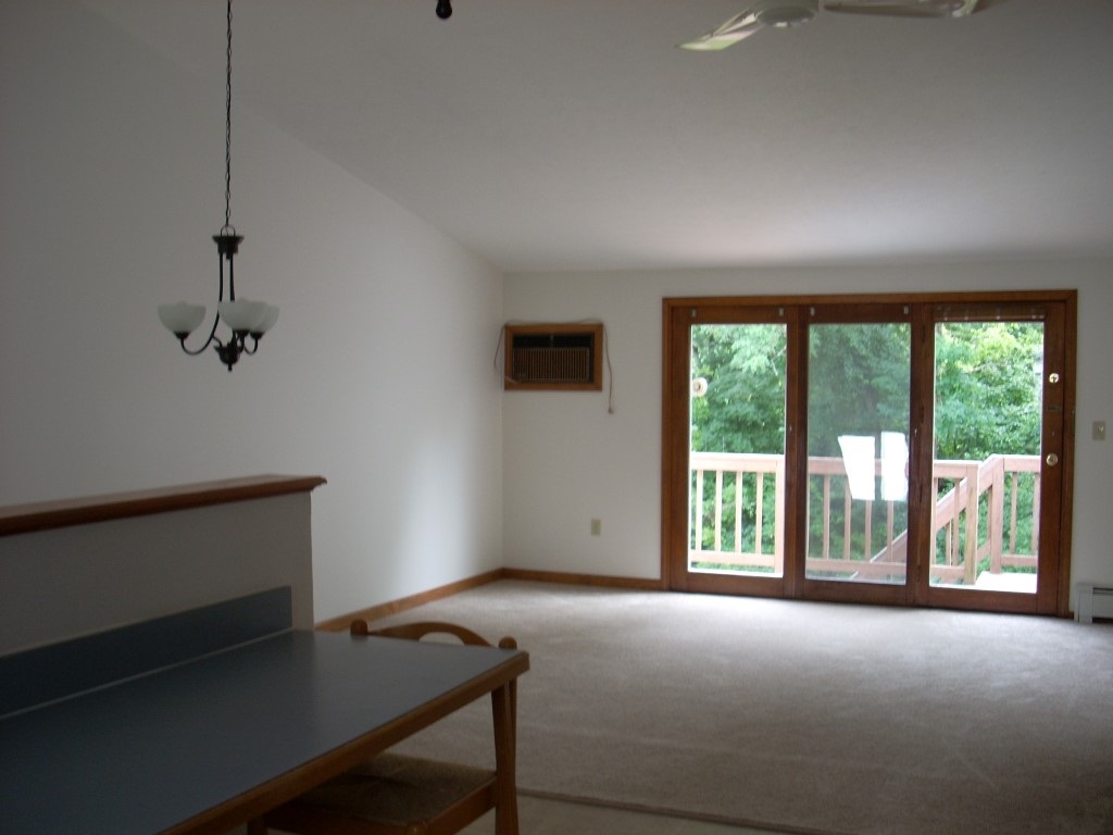 881 Mammoth Road, Unit 6 Manchester, NH 03104 - Photo 6 of 14
