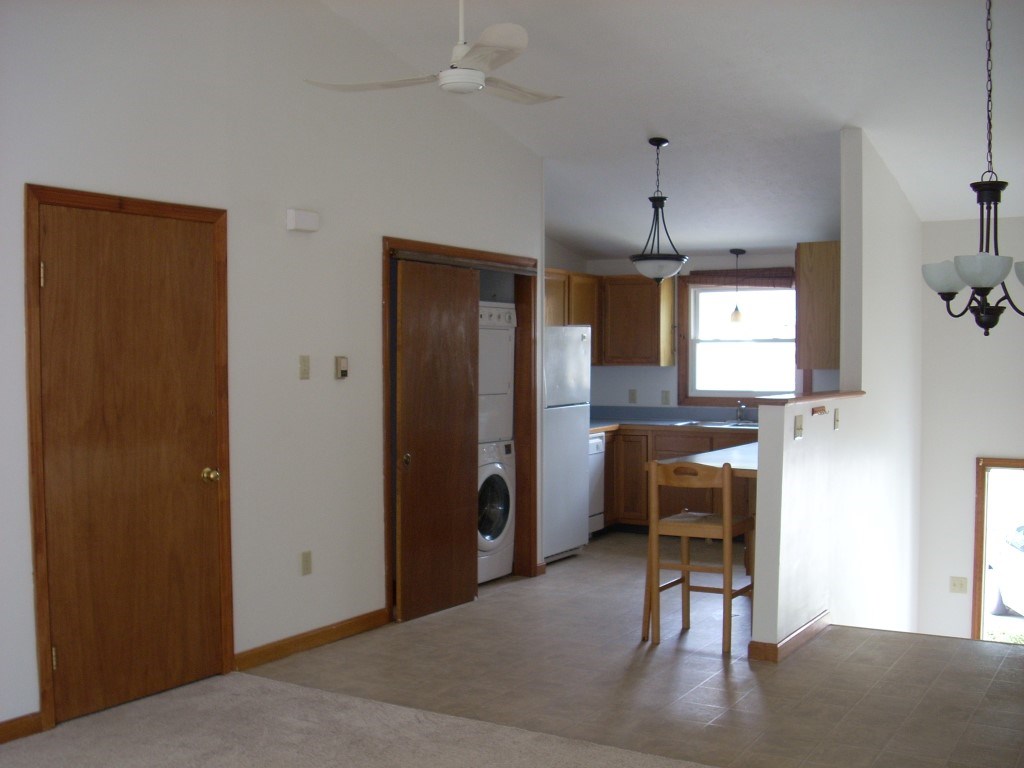 881 Mammoth Road, Unit 6 Manchester, NH 03104 - Photo 7 of 14
